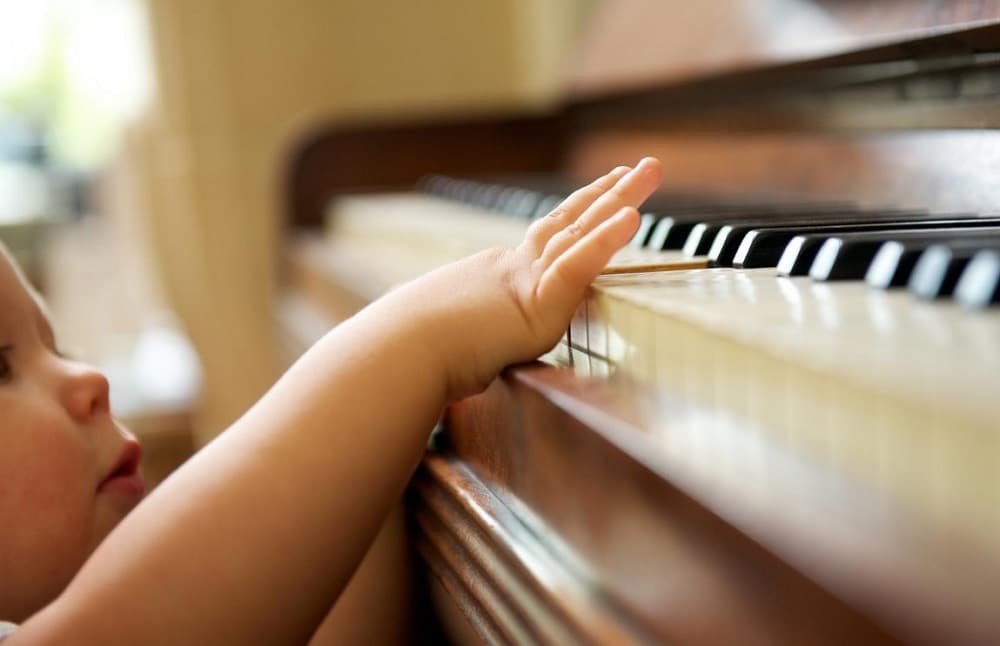 Children's story background music