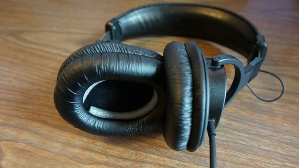 Headphones With Thicker Ear Padding