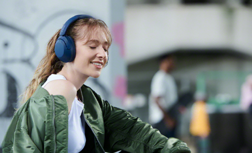 OverEar vs OnEar Headphones Difference Between Them